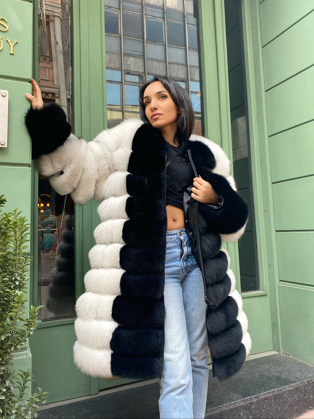 Transformer Women Natural  Fox Fur Jacket Short (  White And Black )