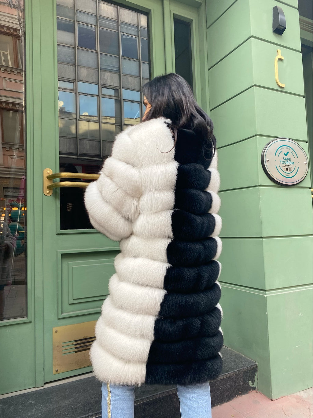 Transformer Women Natural  Fox Fur Jacket Short (  White And Black )