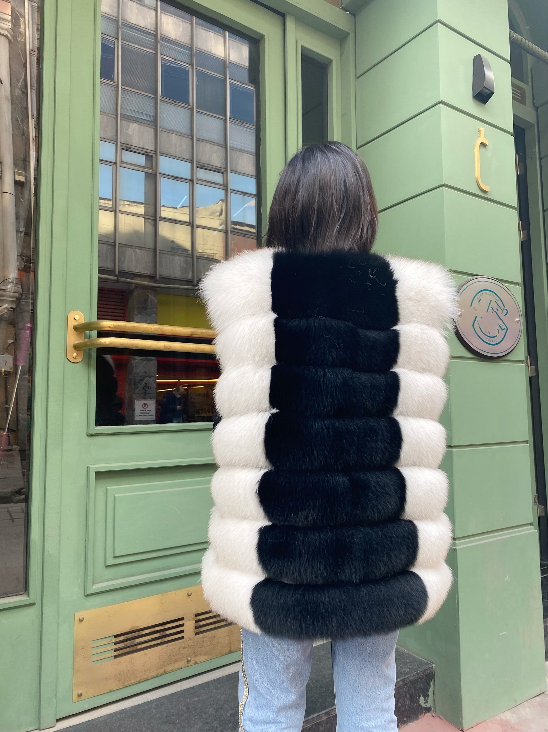 Transformer Women Natural  Fox Fur Jacket Short (  White And Black )